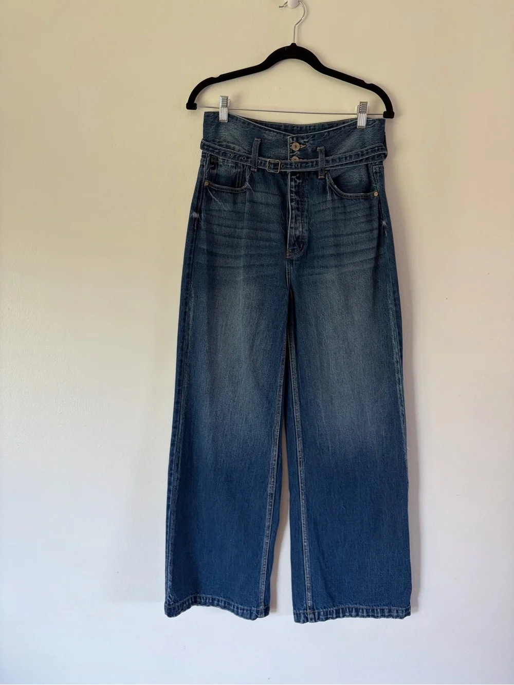 KanCan Medium Wash High Waisted Wide Leg Jeans With Denim Belt Size 26 - Picture 1 of 10